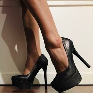 Jessica Simpson Platinum Metallic Herringbone Platform Pumps Size 8.5